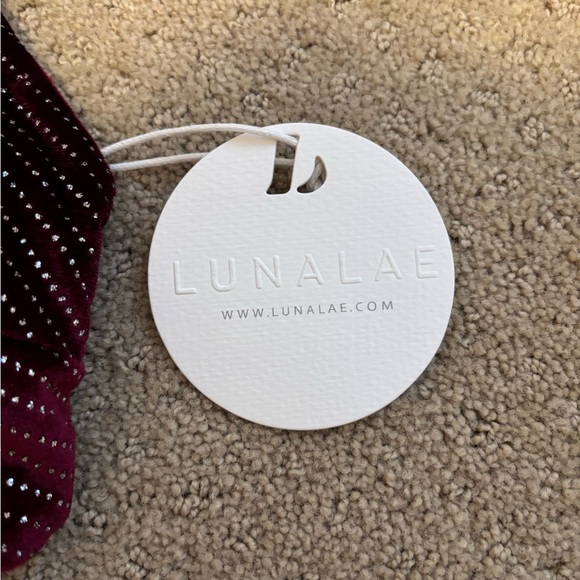 MAY SCRUNCH BACK VELVET SPARKLE TOP WINE - Picture 4 of 5